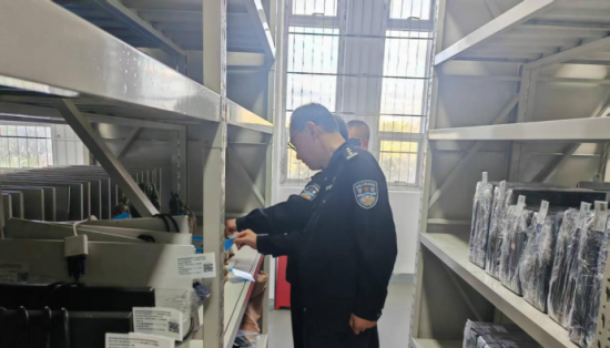 市公安局督查支队、法制支队莅临涉案财物管理中心开展审查指导工作